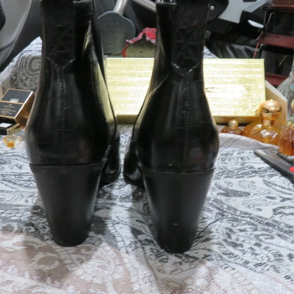 Justfab Black croc embossed Olwen Bootie Ankle boot size 10 pointed toe